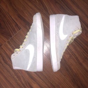 Nike Blazer Grey leather/suede with yellow laces